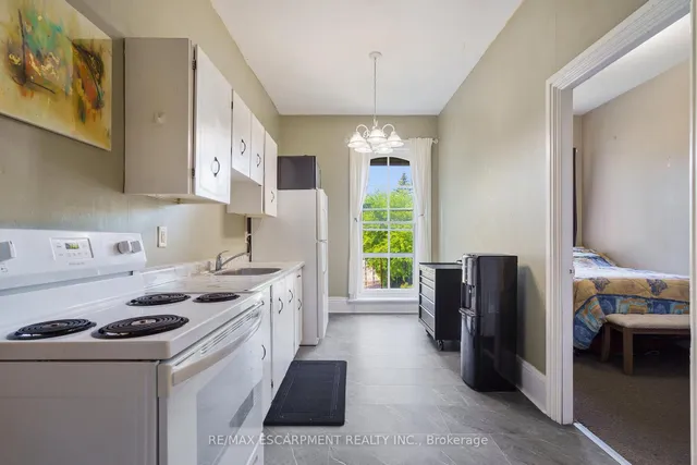 Additional image 29 of 275 Cumberland Ave