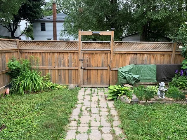 房产图片 2 - 东25街11号