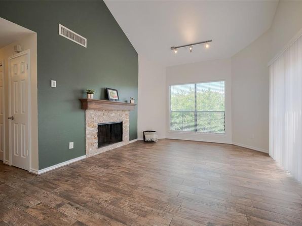 10176 Oakberry St #76, Houston, TX 77042