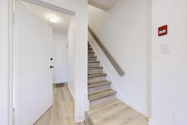 Additional image 4 of 656 Crawford St