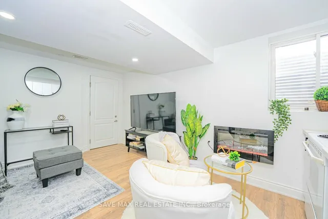 Additional image 28 of 76 Traverston Crt