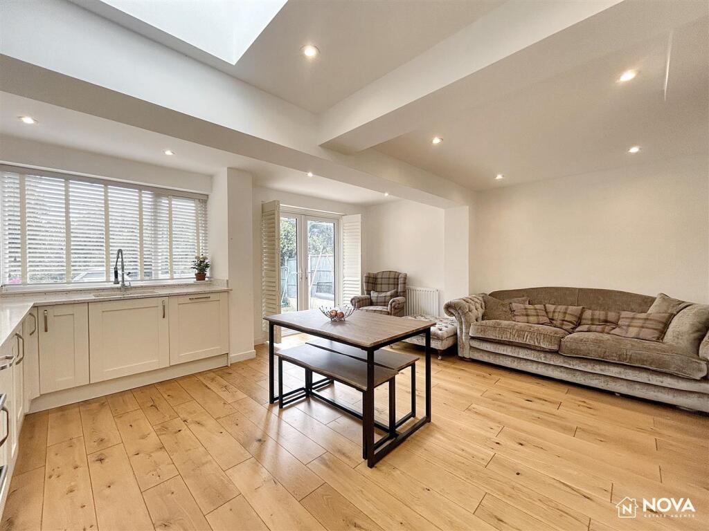 Additional image 9 of Wroxham Way, Harpenden