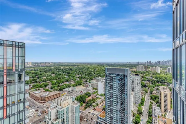 Additional image 38 of 161 Roehampton Ave Unit 4108