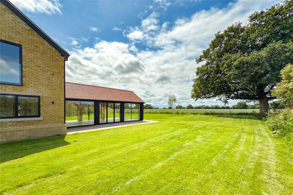 Additional image 10 of Oak Tree House, Kennel Lane, Kinsbourne Green, Harpenden, Hertfordshire, AL5