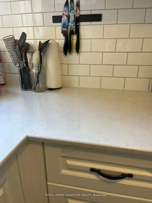 Additional image 27 of 102 Montrose Ave