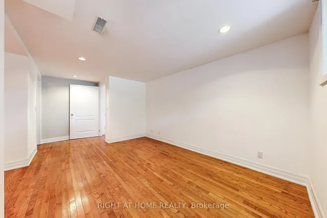 Additional image 28 of 170 Queens Ave