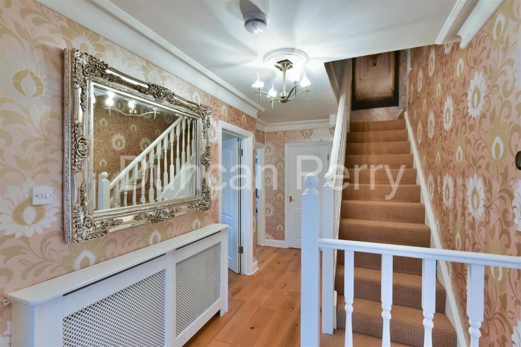 Additional image 28 of Moffats Lane, Brookmans Park, Herts