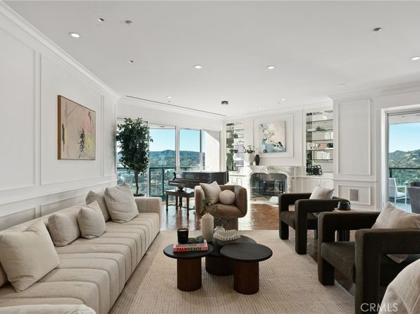 10490 Wilshire Blvd APT 2704, Los Angeles, CA 90024