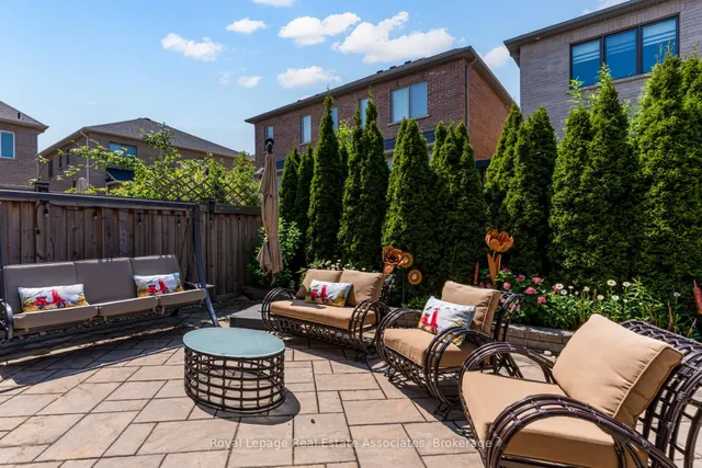 Additional image 48 of 235 Jessie Caverhill Passage