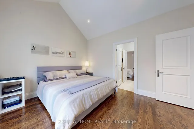 Additional image 37 of 133 Norton Ave