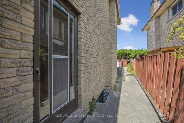 Additional image 40 of 49 Farmhill Crt