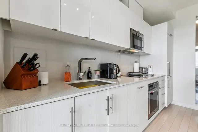 Additional image 15 of 330 Richmond St Unit 2507