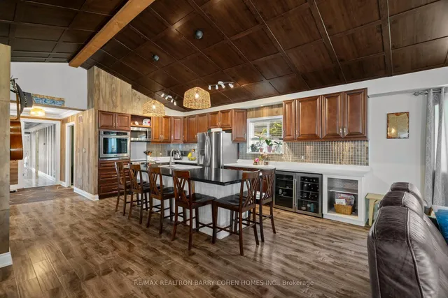 Additional image 10 of 16 Lakeshore Dr