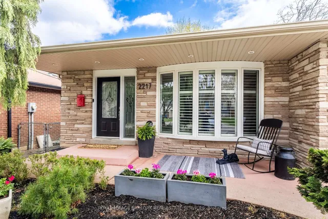 Additional image 5 of 2217 Lancaster Cres