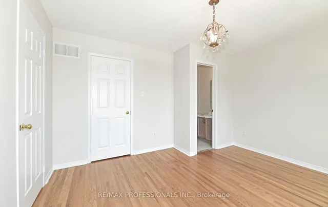 Additional image 12 of 29 Harbourview Cres