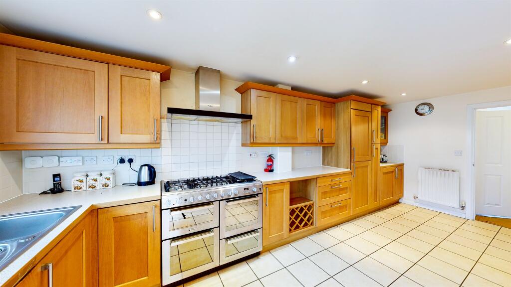 Additional image 2 of The Runway, Hatfield