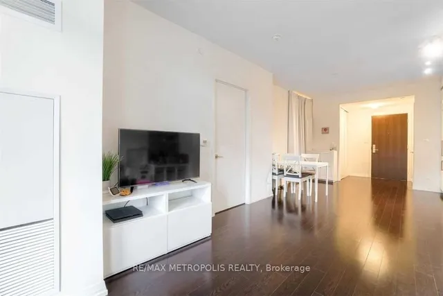 Additional image 9 of 460 Adelaide St Unit 520