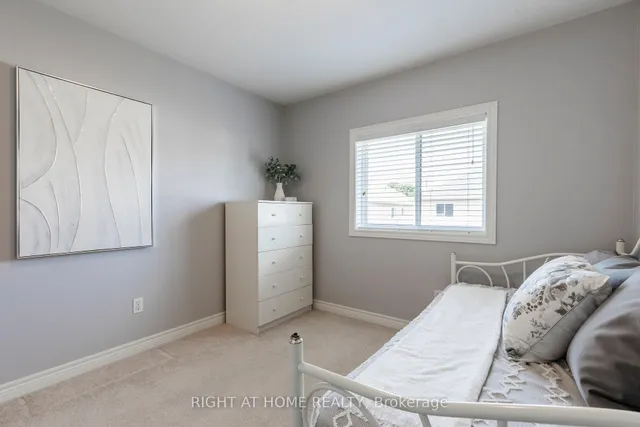 Additional image 36 of 56 Marina Point Cres