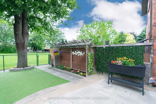 Additional image 50 of 18 Carl Cres