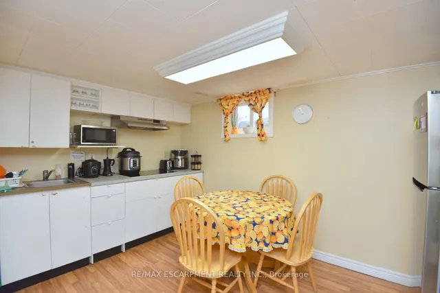 Additional image 27 of 73 Reno Ave