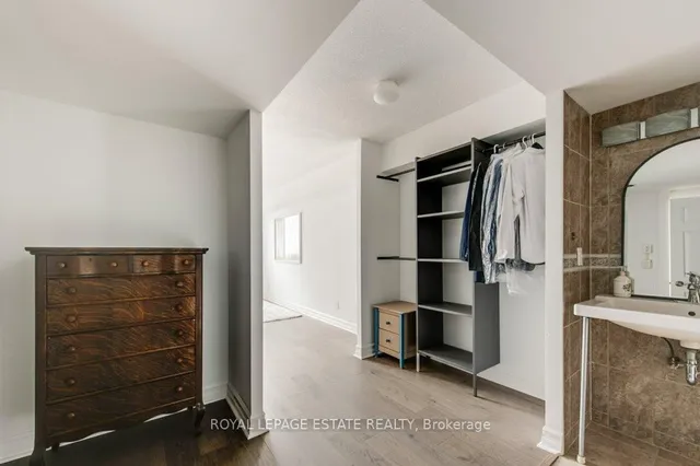 Additional image 32 of 160 Alton Towers Circ Unit 1012