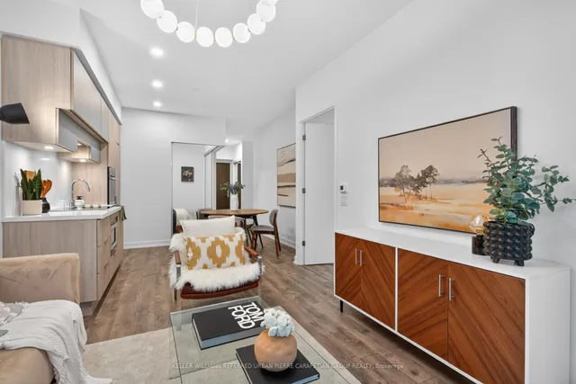 Additional image 14 of 39 Roehampton Ave Unit 408