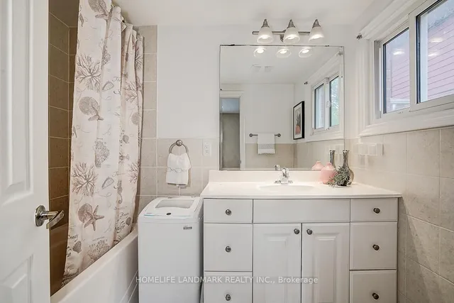 Additional image 24 of 89 Whitehorn Cres