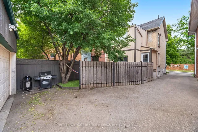 Additional image 38 of 18 Windermere Ave