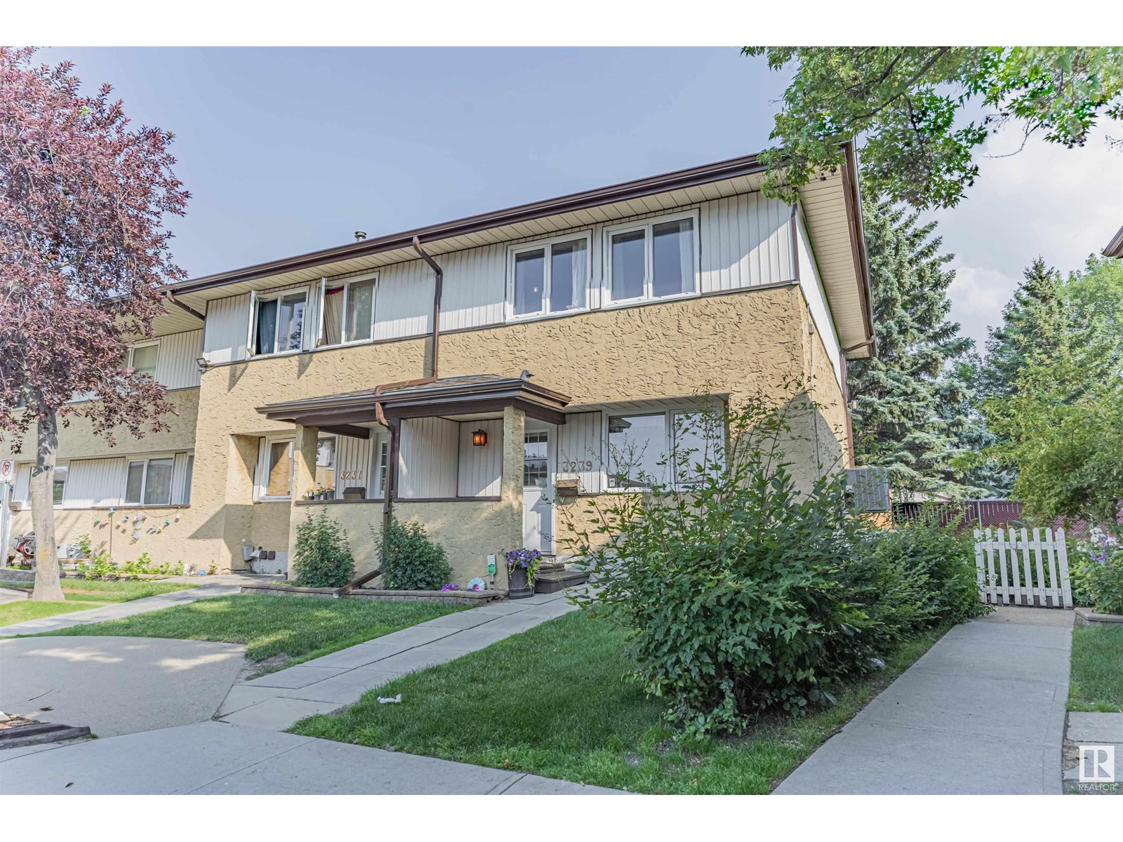 Property image for 3239 139 AV NW|Edmonton, Alberta T5Y1T2