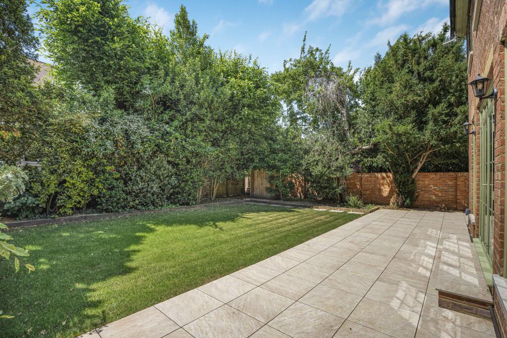 Additional image 28 of St. Bernards Road, St. Albans, Hertfordshire, AL3