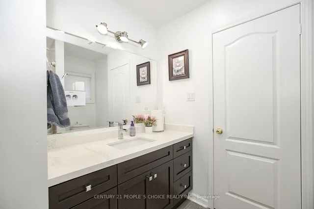 Additional image 36 of 47 Garibaldi Dr