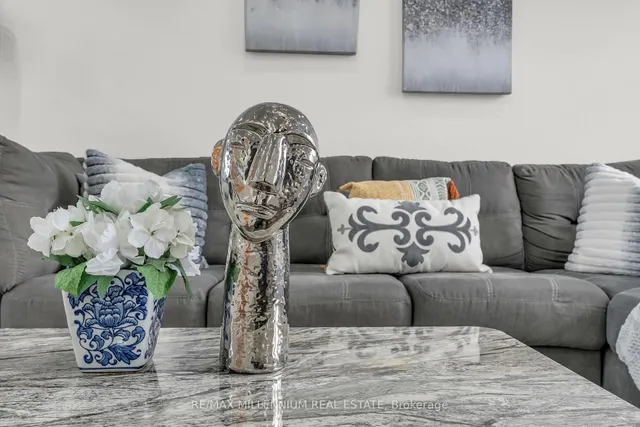 Additional image 14 of 14 Kayak Hts