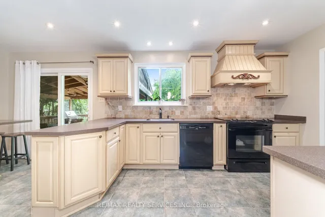 Additional image 14 of 19 Jasper Cres