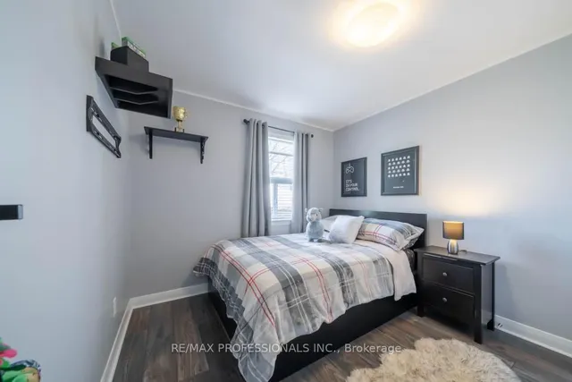 Additional image 18 of 82 Colonial Ave