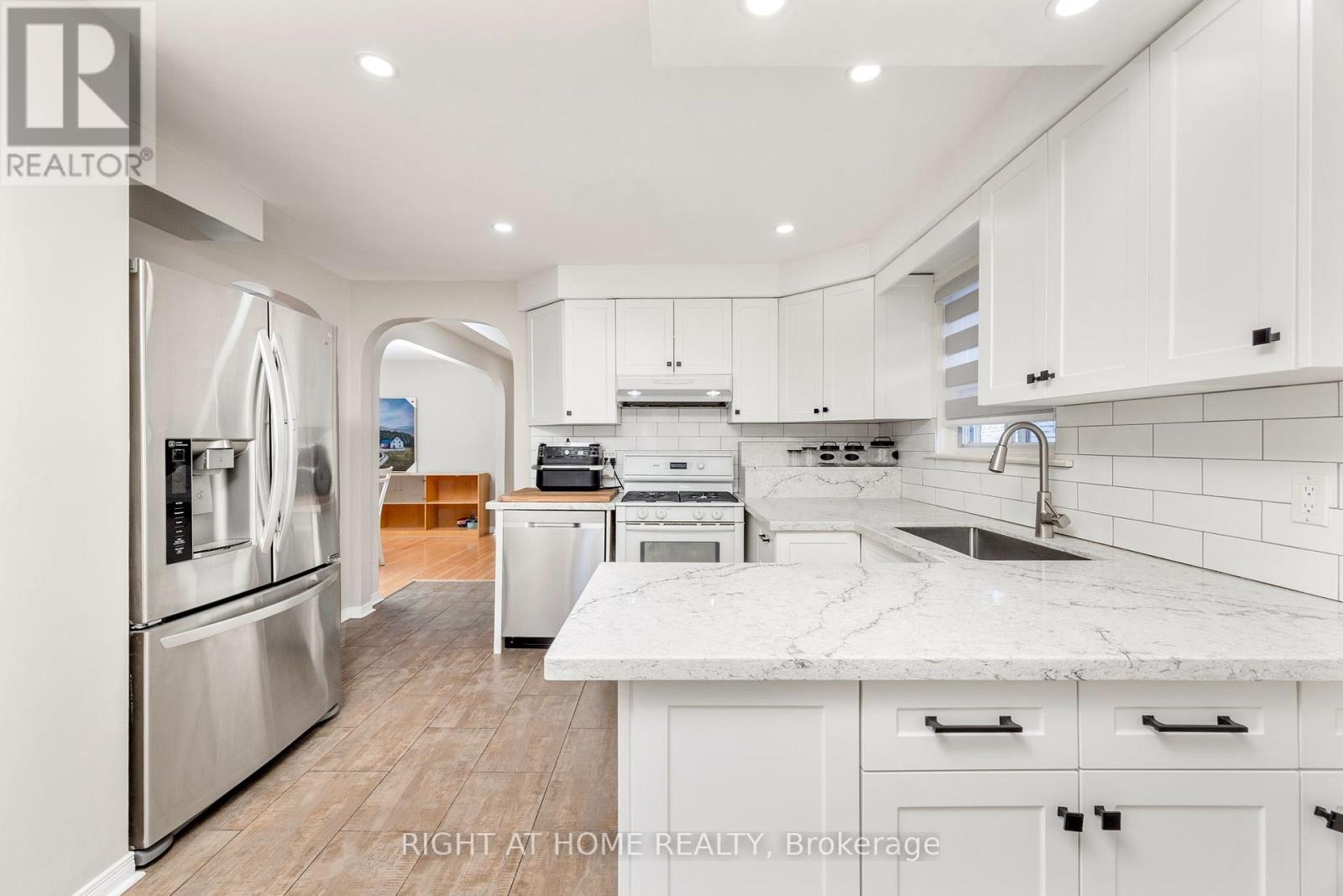 Property image for 15 DALCOURT DRIVE|Toronto (West Hill), Ontario M1E3G9