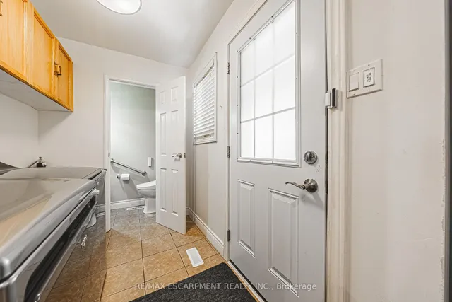 Additional image 11 of 412 Melanie Cres