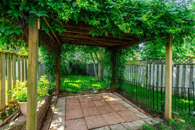 Additional image 31 of 1380 Treeland St