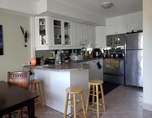 Additional image 5 of 1300 Marlborough Crt Unit 314