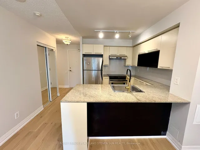 Additional image 3 of 25 Carlton St Unit 326