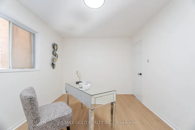 Additional image 16 of 32 Hollybush St