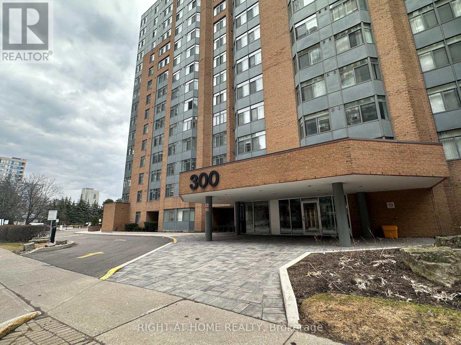 1406 - 300 WEBB DRIVE|Mississauga (City Centre), Ontario L5B3W3