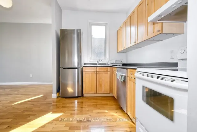 Additional image 7 of 2909 Dundas St