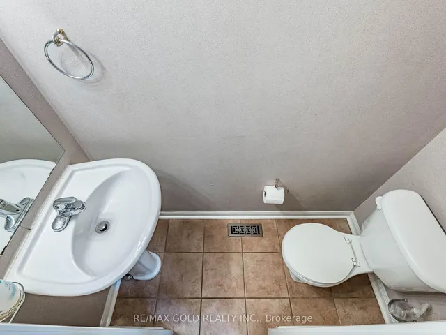 Additional image 23 of 35 Garibaldi Dr