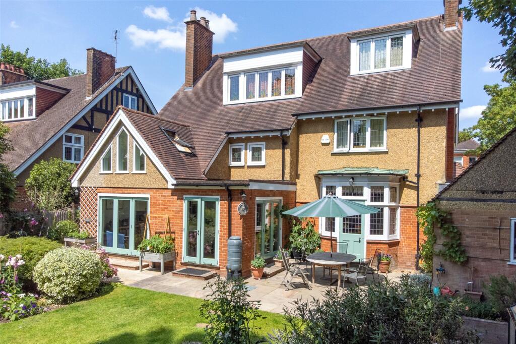 Additional image 20 of Hall Place Gardens, St. Albans, Hertfordshire, AL1