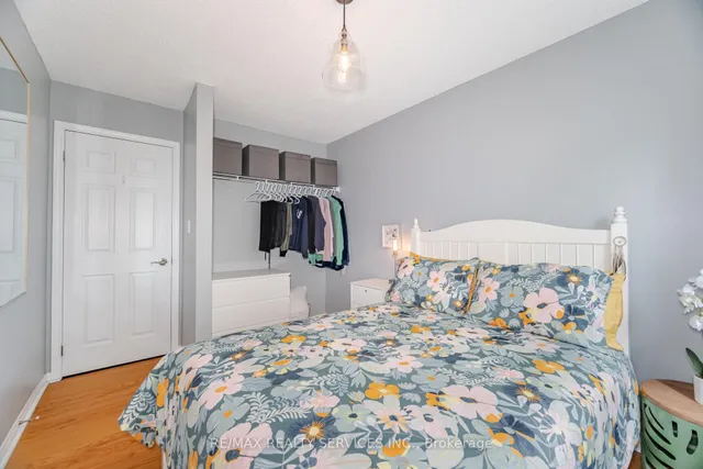 Additional image 22 of 2 Clay Brick Crt Unit 21