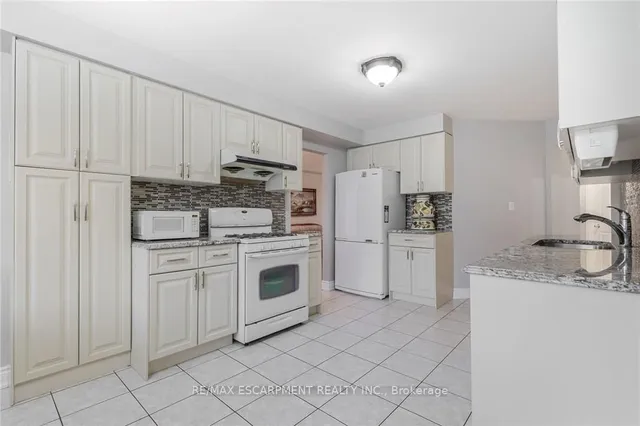 Additional image 8 of 42 Hillgarden Dr