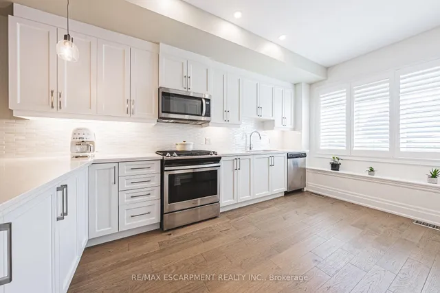 Additional image 19 of 111 Wilson St Unit 6