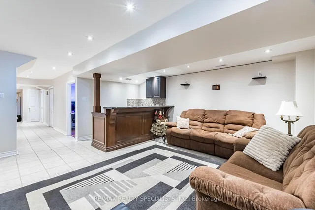 Additional image 32 of 6672 Opera Glass Cres