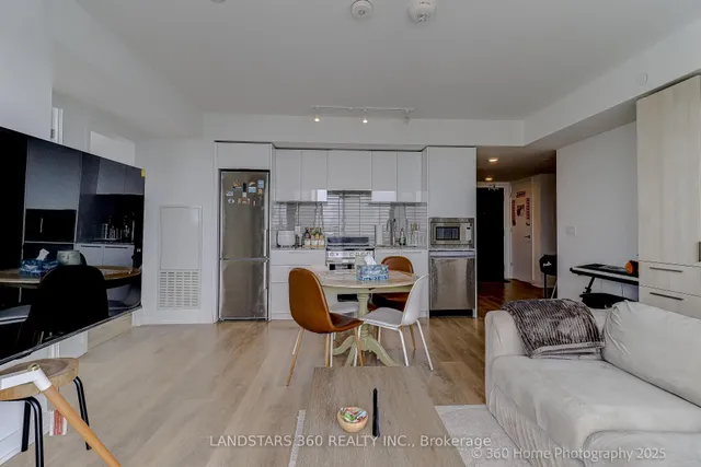 Additional image 8 of 501 Yonge St Unit 4202