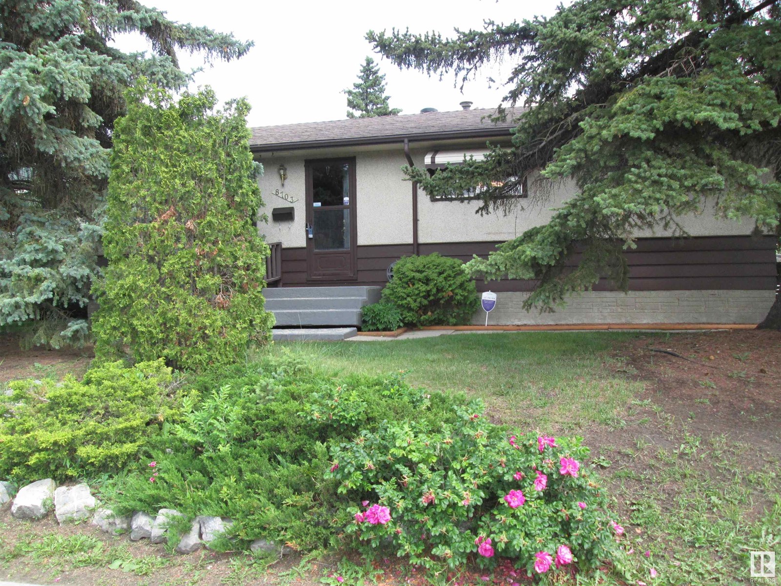 8703 163 ST NW|Edmonton, Alberta T5R2N7